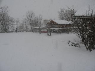 Schnee um unser Schloß im März 2013